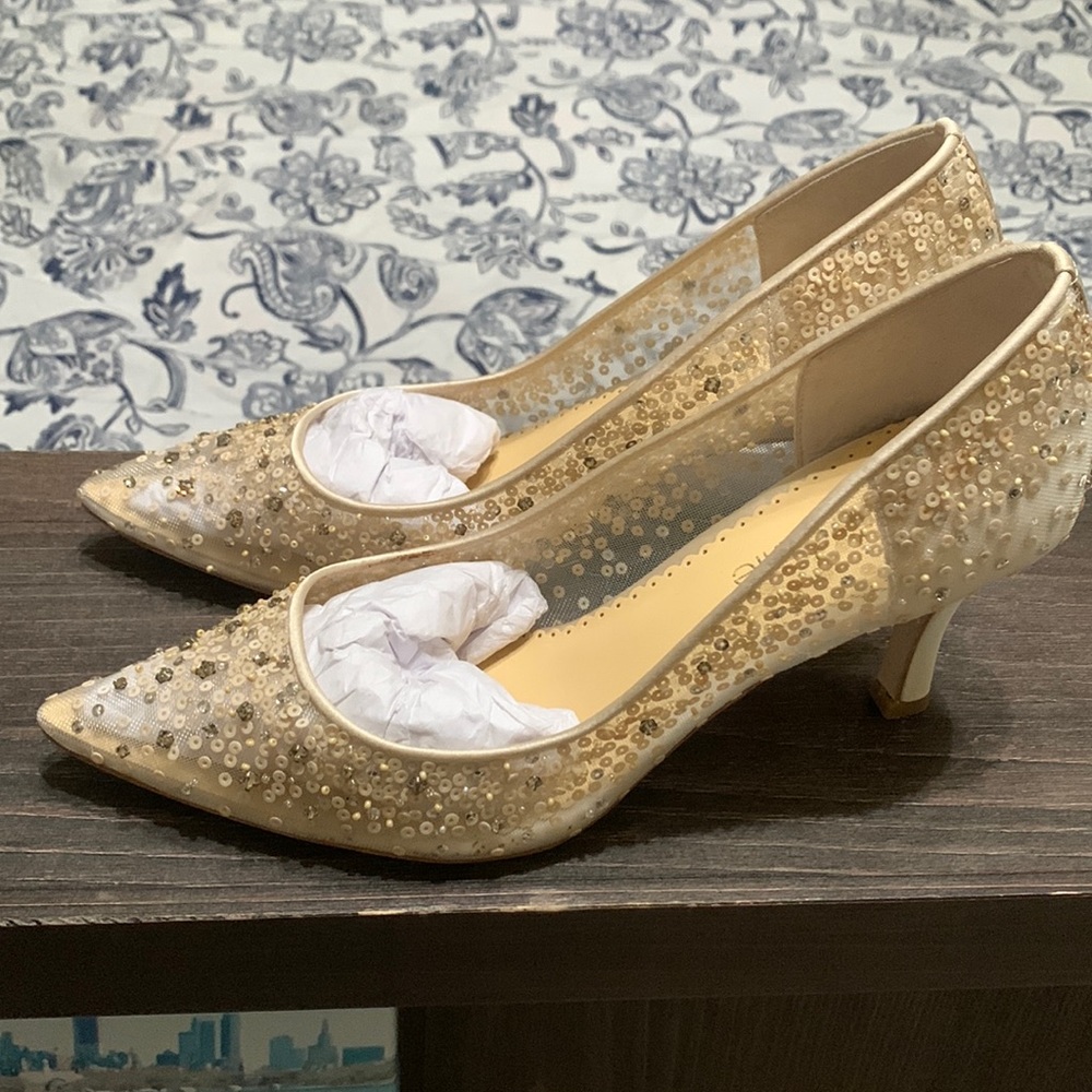 Bella belle shoes, worn once to a rehearsal dinner